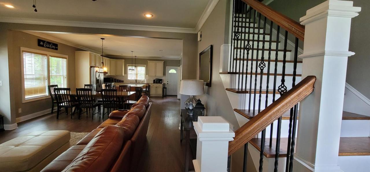 Spacious Deluxe House For You, Your Family And Friends Charlotte Exterior photo