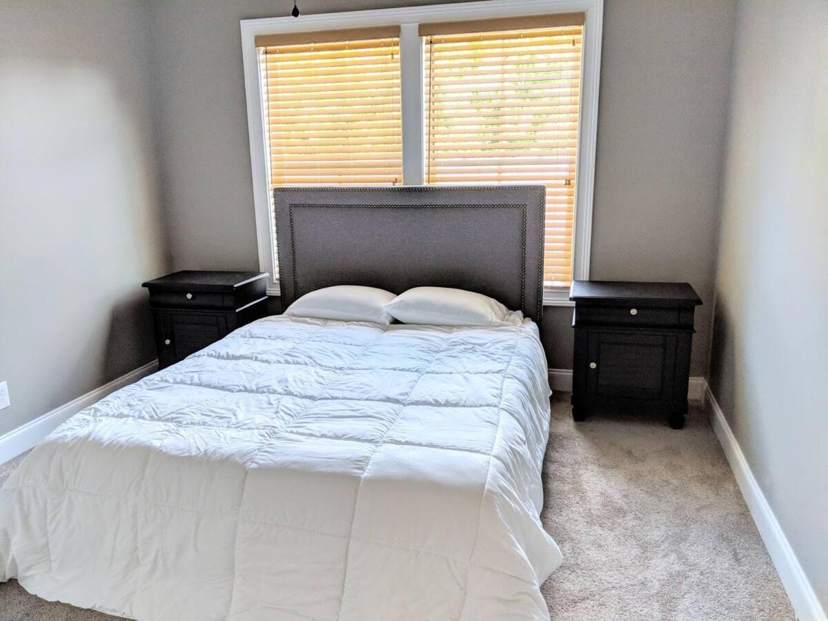 Spacious Deluxe House For You, Your Family And Friends Charlotte Exterior photo