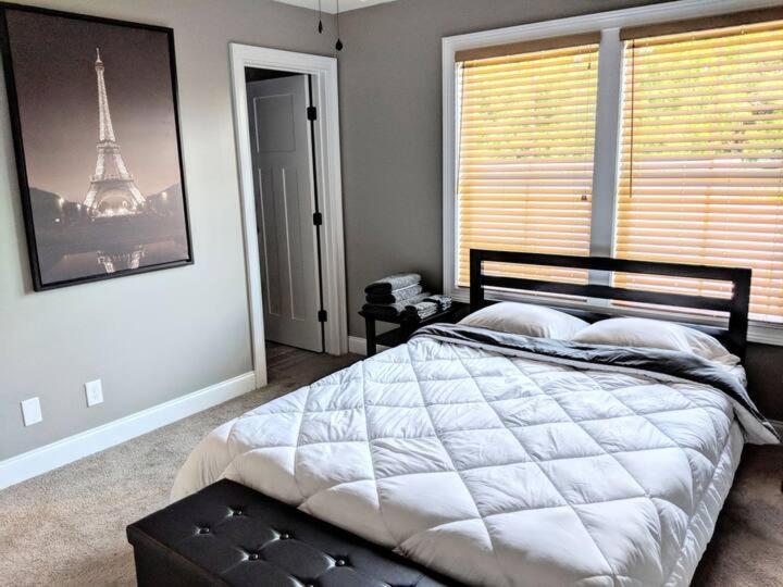 Spacious Deluxe House For You, Your Family And Friends Charlotte Exterior photo